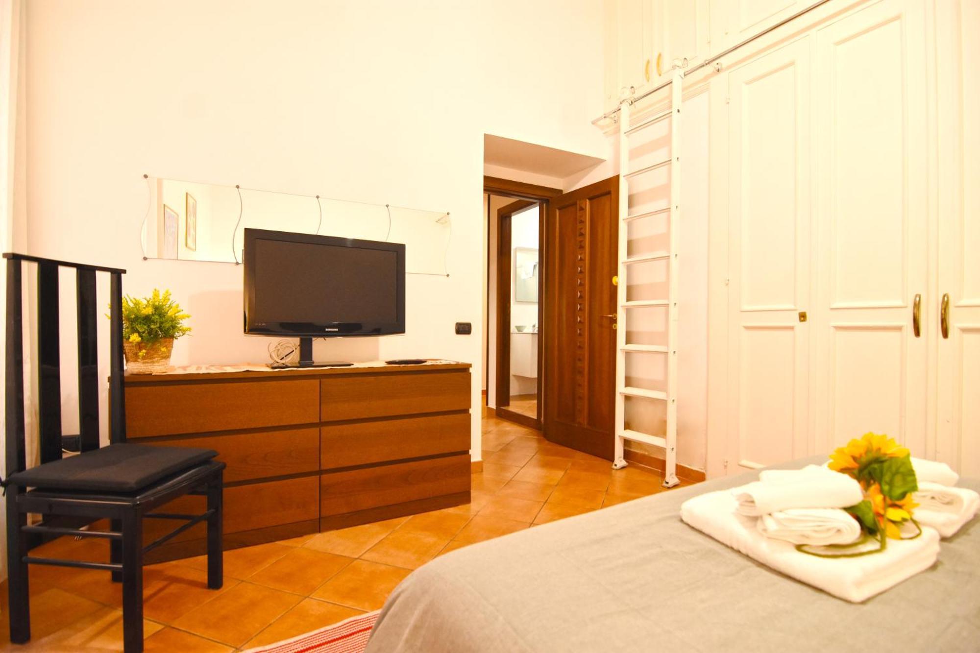 La Casa Della Sibilla * Naples